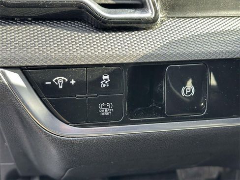 Used 2023 Kia Sportage LX image 17