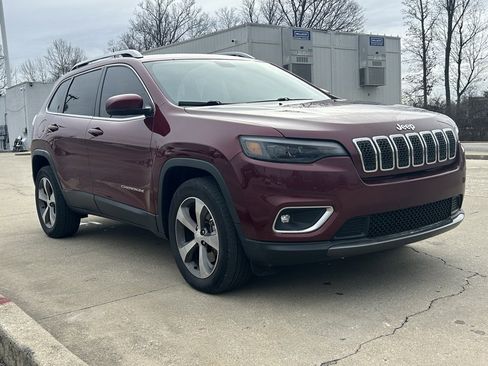 Used 2019 Jeep Cherokee Limited image 4