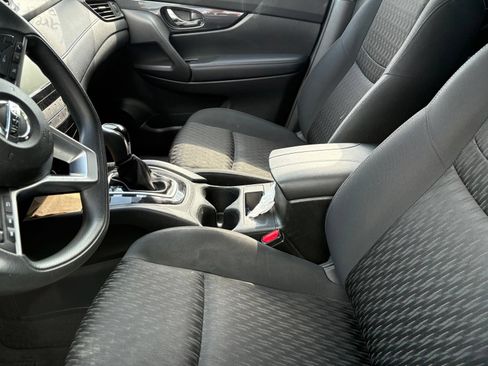 Used 2018 Nissan Rogue S AWD/4WD image 7