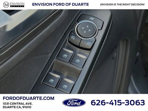 New 2025 Ford Escape SE image 13