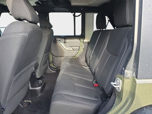 Used 2015 Jeep Wrangler Unlimited Rubicon w/ Dual Top Group image 16