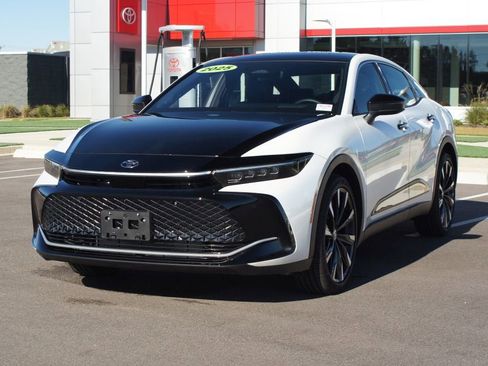 Used 2025 Toyota Crown Platinum image 24