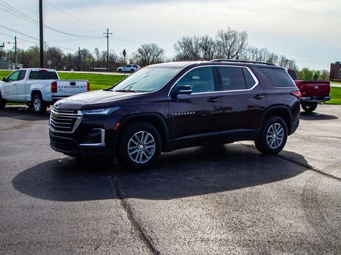 Used 2023 Chevrolet Traverse LT image 3