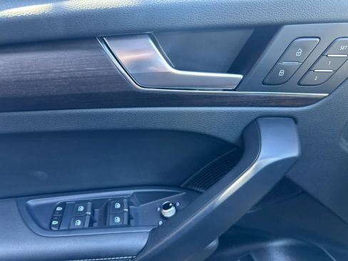 Used 2023 Audi Q5 e Premium Plus w/ Premium Plus Package image 12