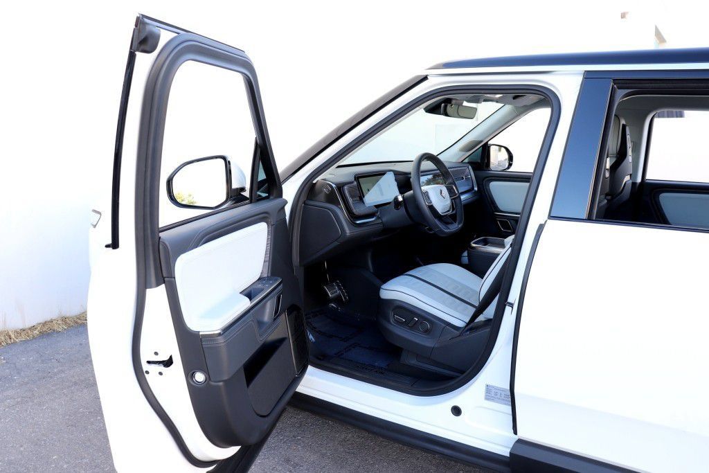 Used 2023 Rivian R1S Adventure Quad AWD/4WD image 2