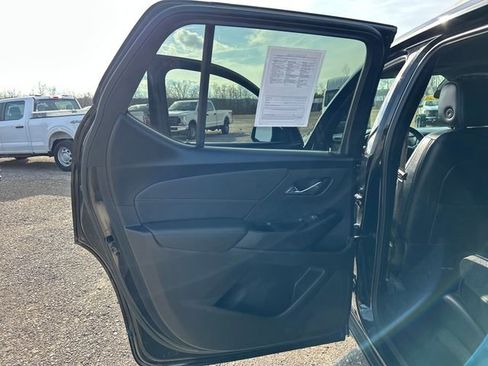 Used 2023 Chevrolet Traverse LT image 42
