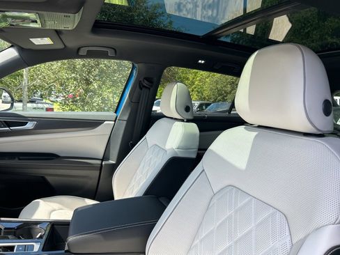 Used 2024 Volkswagen Atlas Cross Sport SEL Premium R-Line image 16