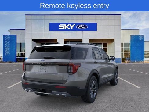 New 2026 Ford Explorer Active w/ Active Comfort Package image 8
