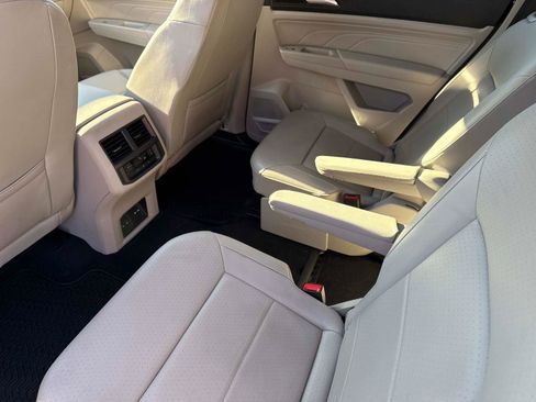 Certified 2022 Volkswagen Atlas SE image 14