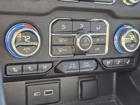 Used 2023 GMC Yukon AT4 AWD/4WD image 9