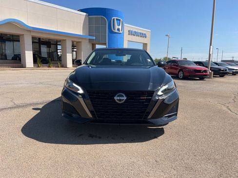 Used 2024 Nissan Altima 2.5 SR FWD image 7