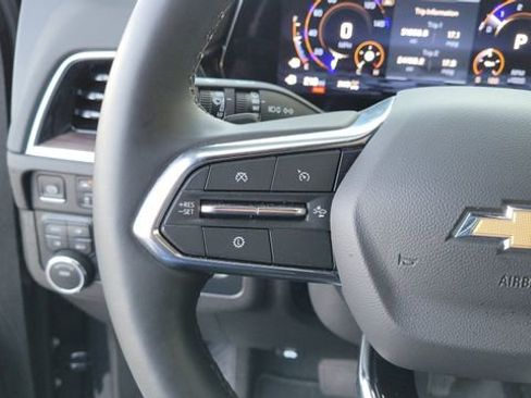 Used 2025 Chevrolet Suburban Premier image 22