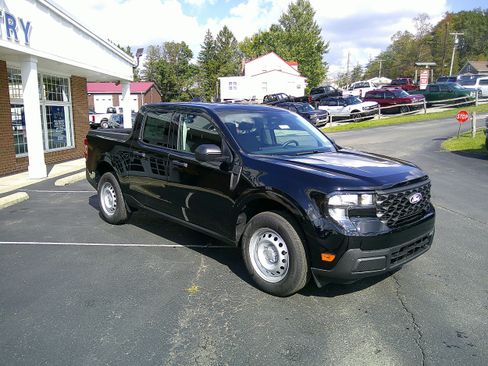 New 2025 Ford Maverick XL image 29