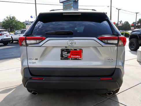 Used 2024 Toyota RAV4 XLE Premium AWD/4WD image 7
