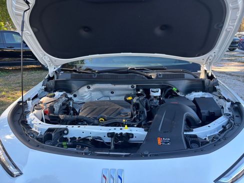 Used 2025 Buick Envista Sport Touring image 32