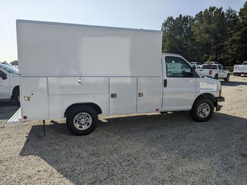 New 2025 Chevrolet Express 3500 w/ Power Convenience Package image 9