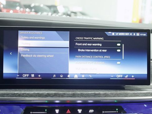 Used 2025 BMW 740i xDrive AWD/4WD image 26