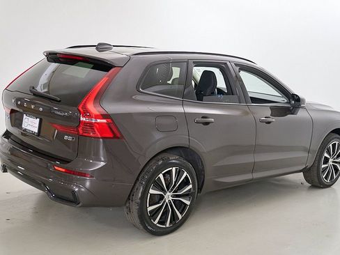 Certified 2025 Volvo XC60 B5 Plus AWD/4WD image 9