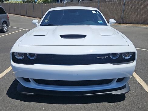 Used 2017 Dodge Challenger SRT Hellcat RWD image 3