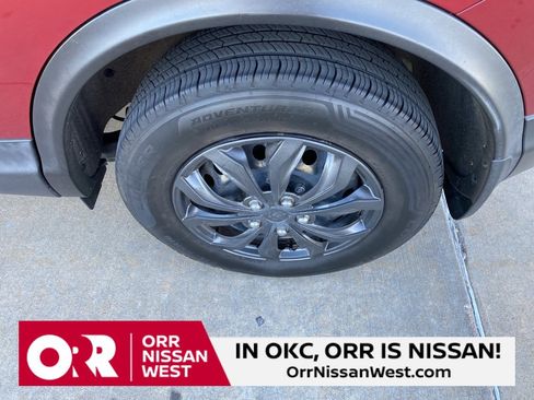 Used 2020 Nissan Rogue Sport S image 9