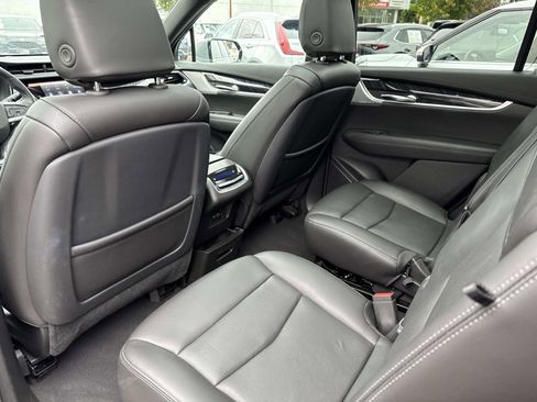 Used 2025 Cadillac XT6 Premium Luxury image 10
