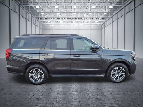 Certified 2025 Ford Expedition Active AWD/4WD image 6