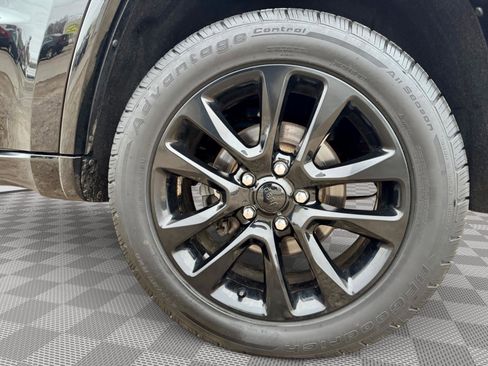 Used 2020 Jeep Grand Cherokee Altitude AWD/4WD image 35