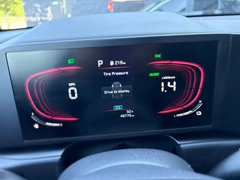 Used 2024 Kia Niro LX FWD image 7