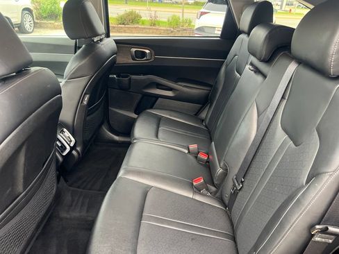 Used 2022 Kia Sorento S AWD/4WD image 8