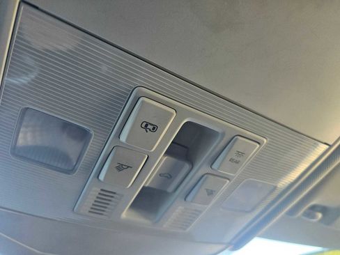 Used 2024 Volkswagen Jetta SE image 34