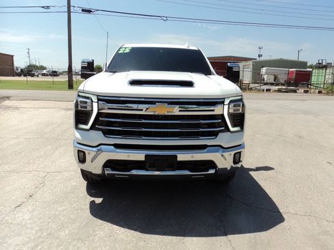 Used 2025 Chevrolet Silverado 2500 LTZ w/ LTZ Convenience Package AWD/4WD image 8