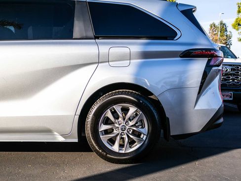 Certified 2024 Toyota Sienna XLE image 8