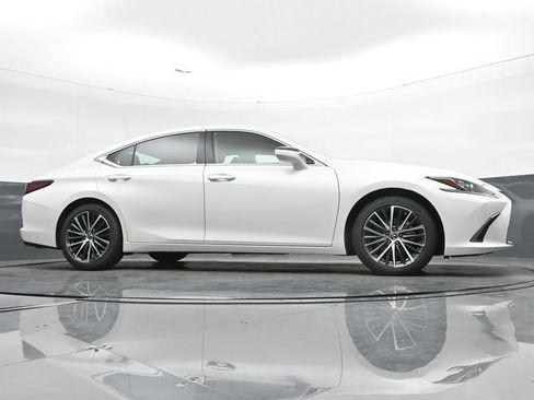 Certified 2023 Lexus ES 350 w/ Premium Package FWD image 11