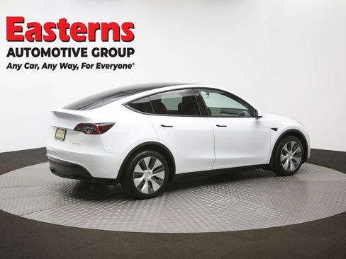 Used 2022 Tesla Model Y Long Range image 40