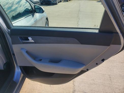 Used 2017 Hyundai Sonata SE image 8