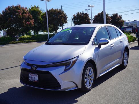 Used 2024 Toyota Corolla XLE FWD image 7