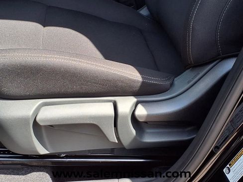 Used 2026 Nissan Rogue S AWD/4WD image 10