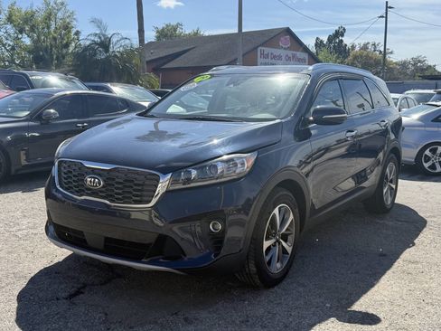 Used 2019 Kia Sorento EX w/ EX Touring Package image 2