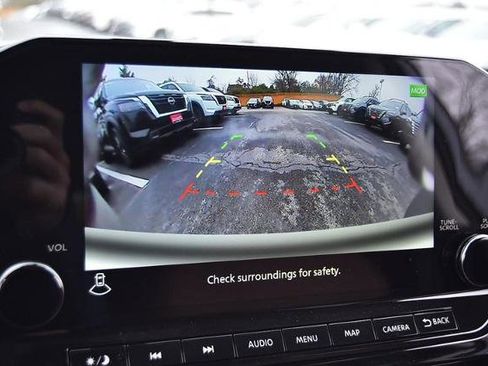 New 2025 Nissan Pathfinder Platinum image 16