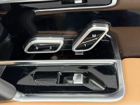 Used 2023 Land Rover Range Rover Long Wheelbase SE image 19