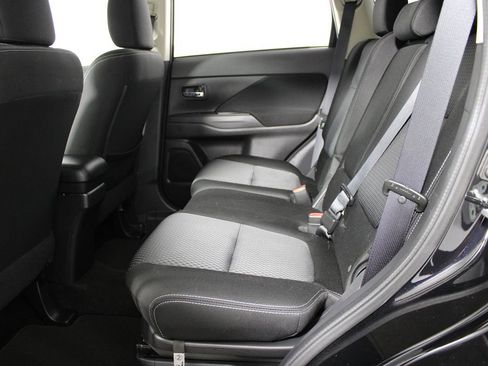 Used 2017 Mitsubishi Outlander ES FWD image 24