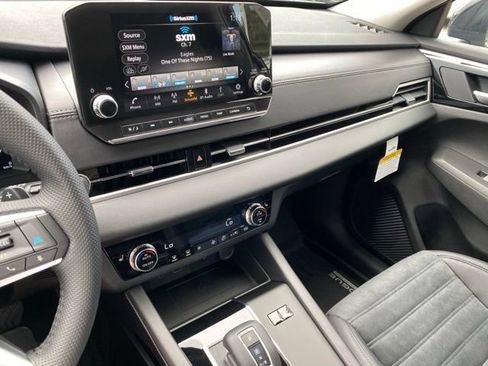 New 2026 Nissan Rogue SL AWD/4WD image 17