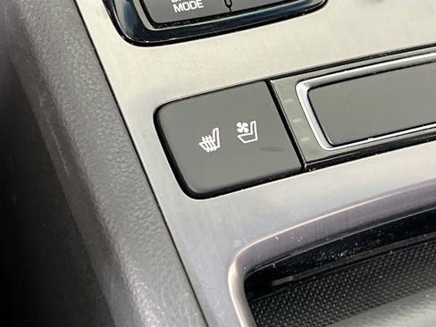 Used 2015 Hyundai Genesis 3.8 w/ Option Group 02 image 19