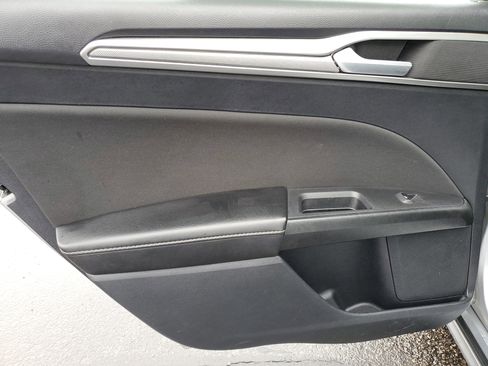 Used 2020 Ford Fusion SE image 13