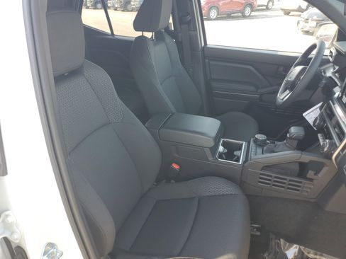 New 2026 Toyota 4Runner SR5 image 33