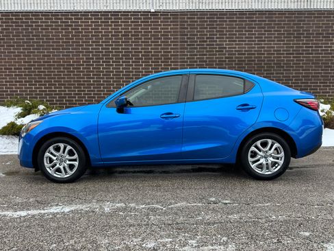 Used 2018 Toyota Yaris iA image 2