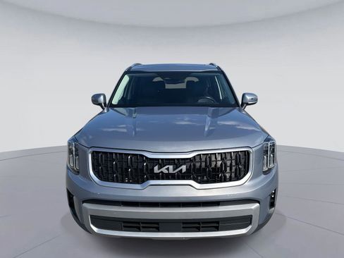 Used 2024 Kia Telluride EX w/ EX Captain's Chair Package image 9