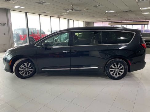 Used 2019 Chrysler Pacifica Touring-L Plus w/ Advanced Safetytec Group image 4