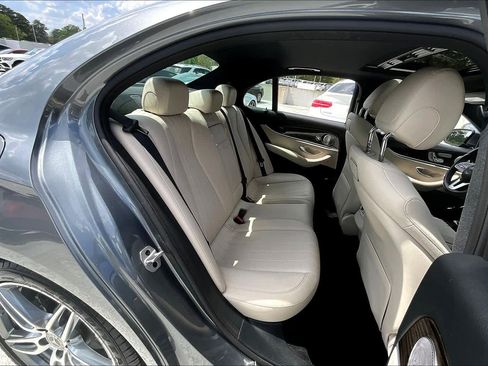 Used 2019 Mercedes-Benz E 300 image 18