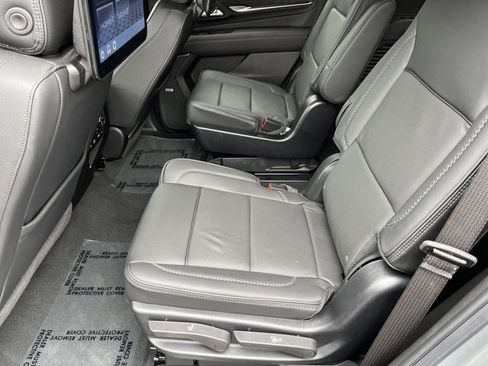Used 2024 GMC Yukon Denali w/ Advanced Technology Package image 13